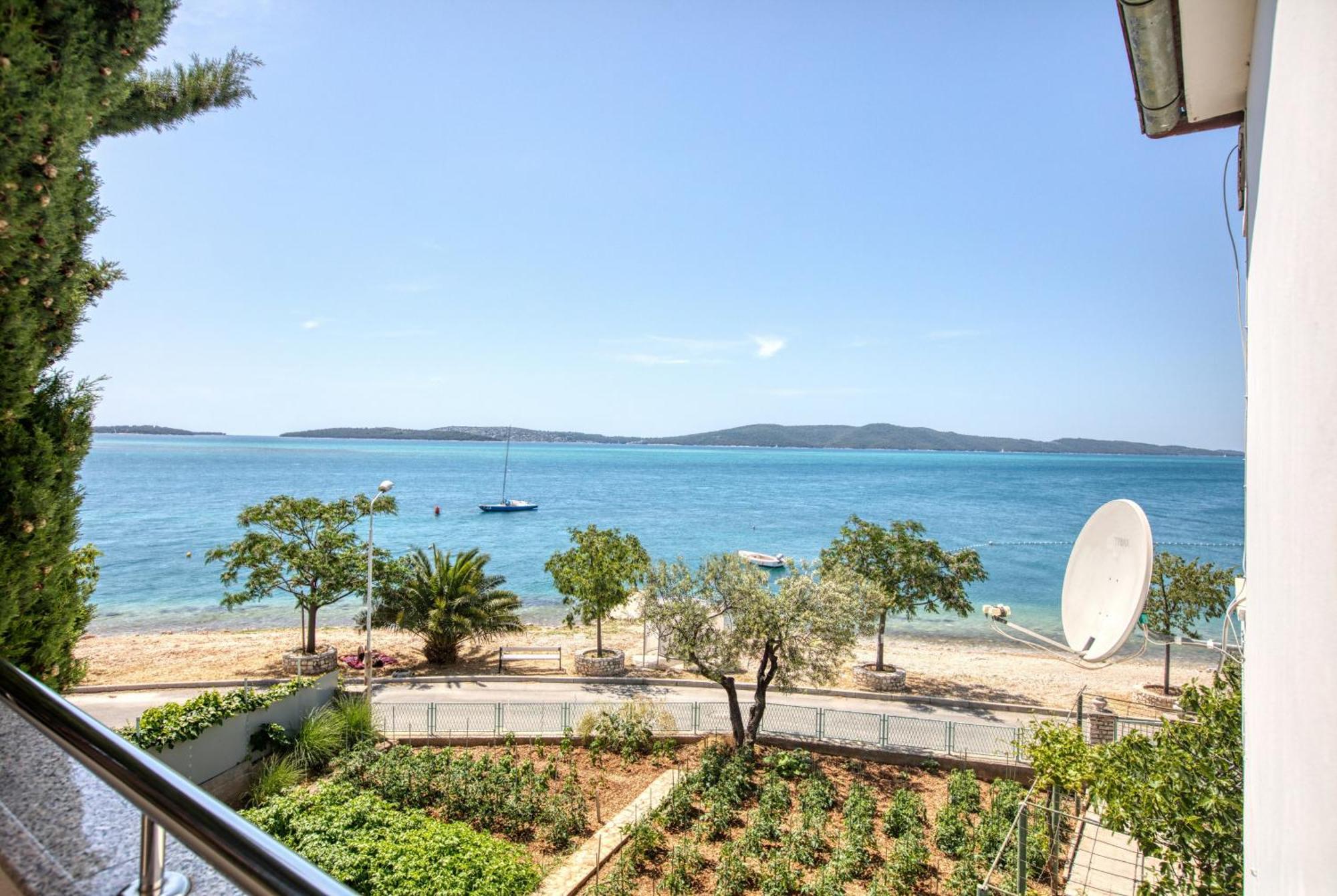 Family Friendly Seaside Apartments Brodarica, Sibenik - 4833 Brodarica  Exterior foto